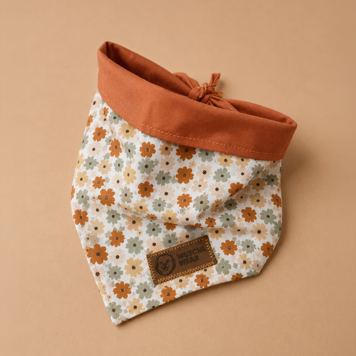 DAISY - Halstuch mit Blumen