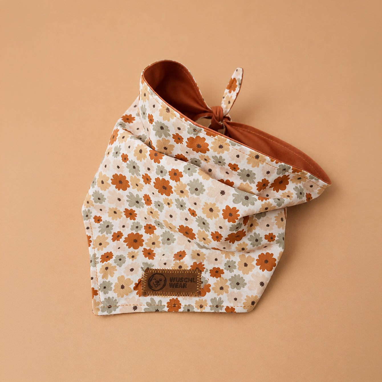 DAISY - Halstuch mit Blumen