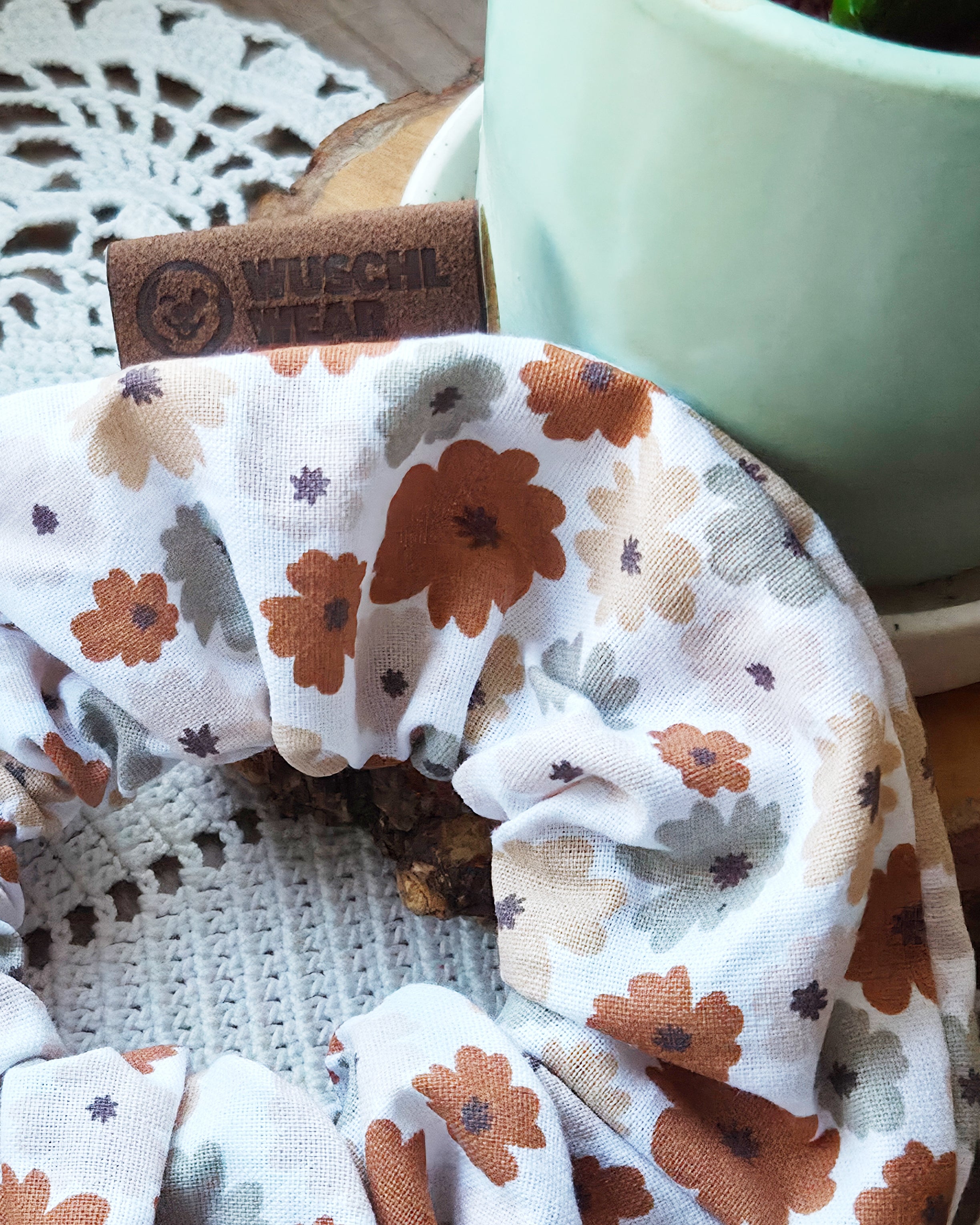 DAISY - Scrunchie